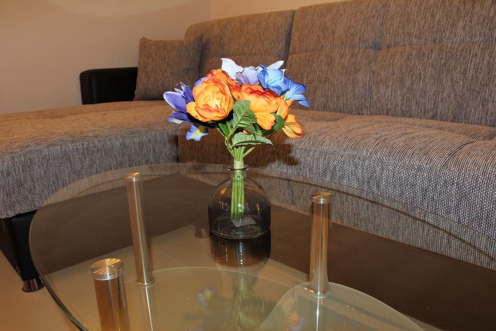 Stars Essener Strasse Apartament